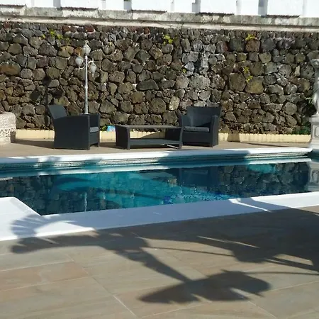 빌라 Spacious With Pool