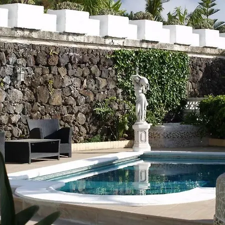 Spacious With Pool 빌라 *