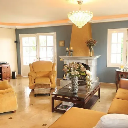 Spacious With Pool 빌라
